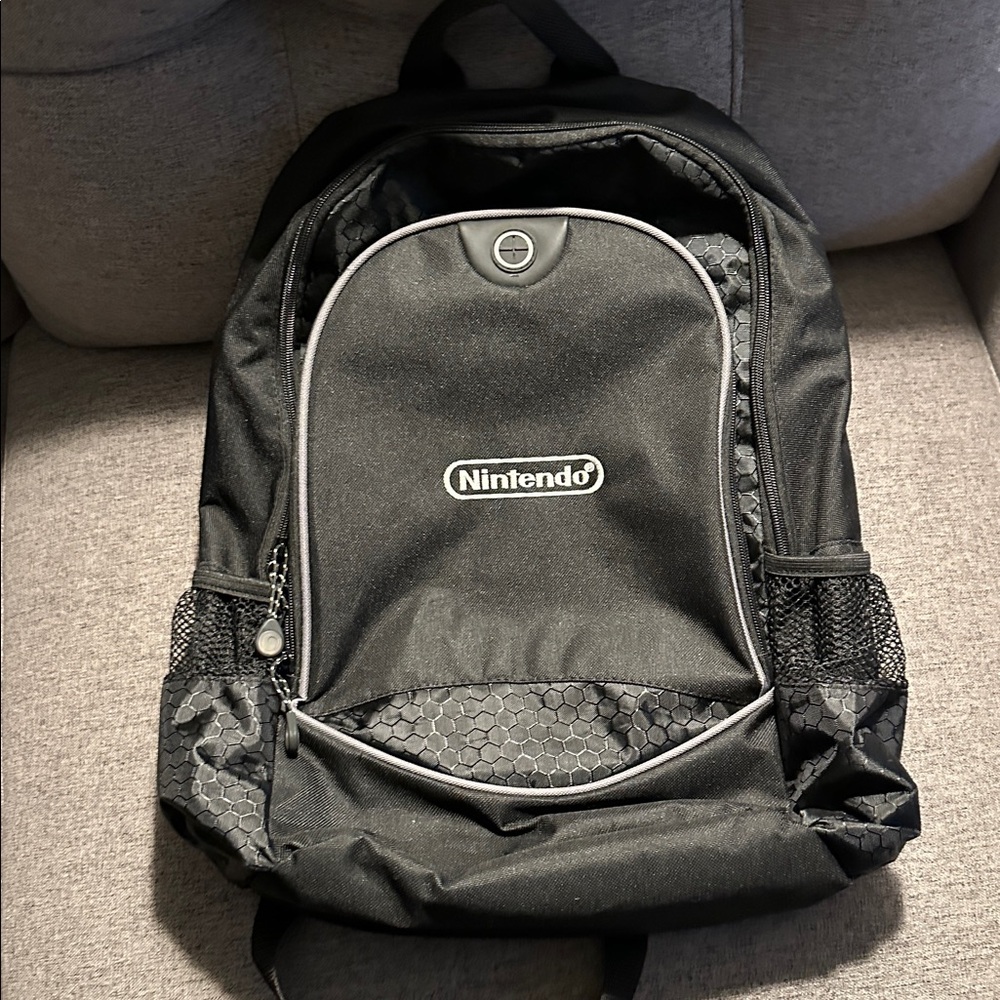 Nintendo backpack - Picture 4 of 4